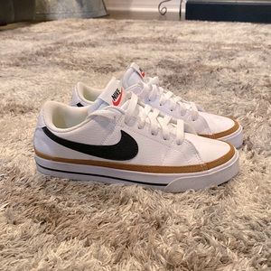 Nike Womens Low Court
